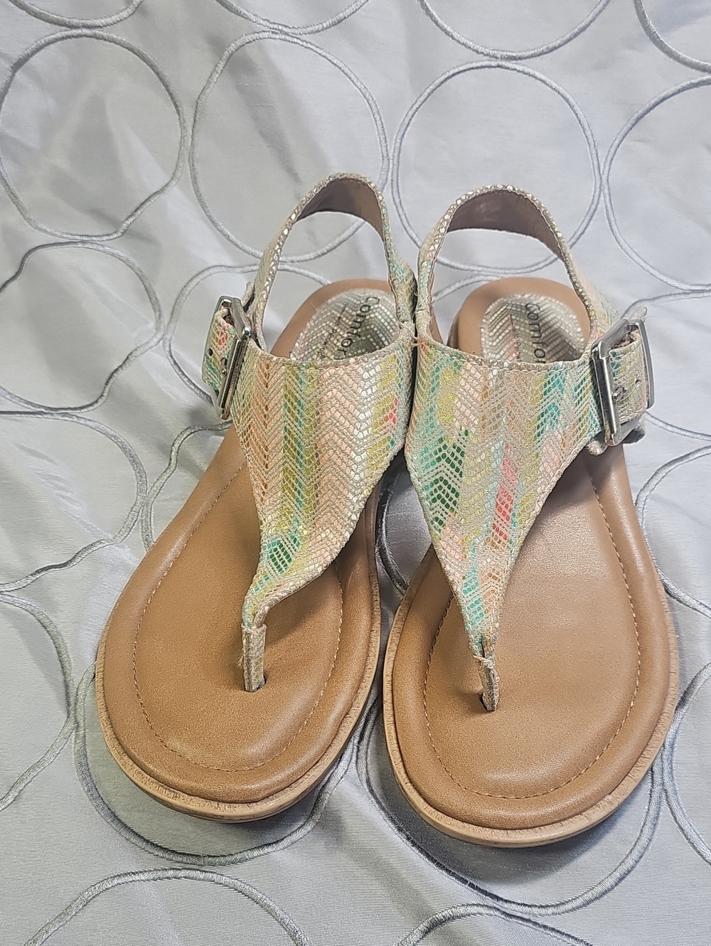 Comfortiva Multicolor Chevron T‑Strap Sandals with Tan Pillow Top Footbed T7